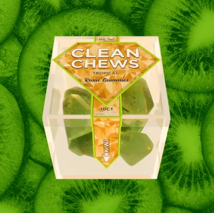 Kiwi Clean Chews with a refreshing fruit flavor designed to eliminate odors and freshen breath, featuring compact, portable packaging for convenient everyday use.